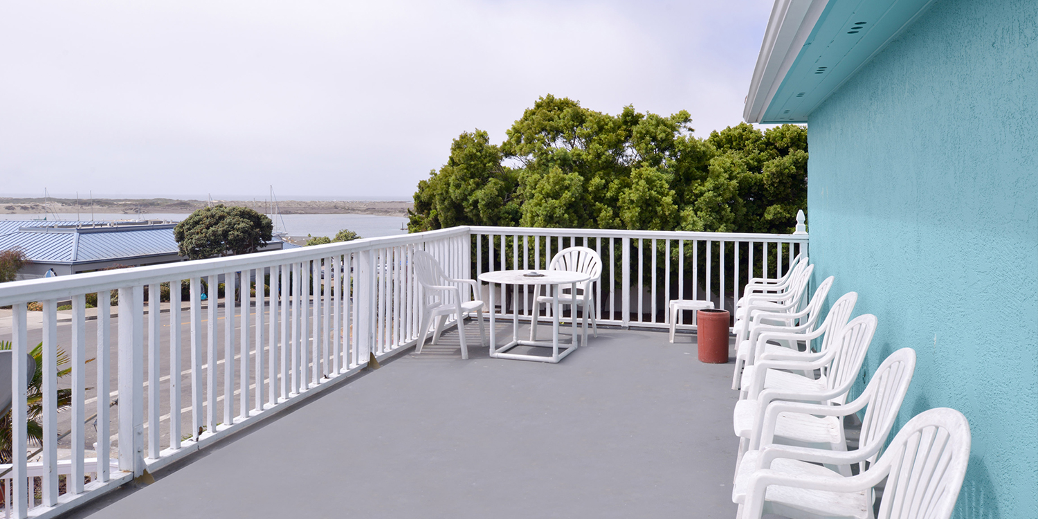 TAKE IN SPECTACULAR MORRO BAY VIEWS
    FROM THE ROOFTOP TERRACE